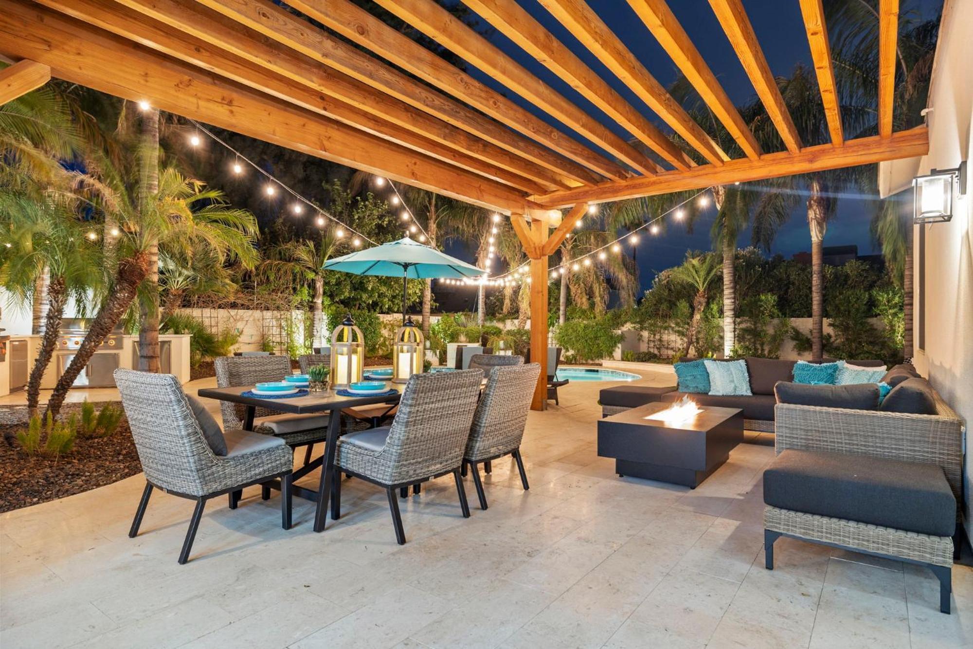 Outdoor Misters W Pool, Bbq & Elegant Renovation *