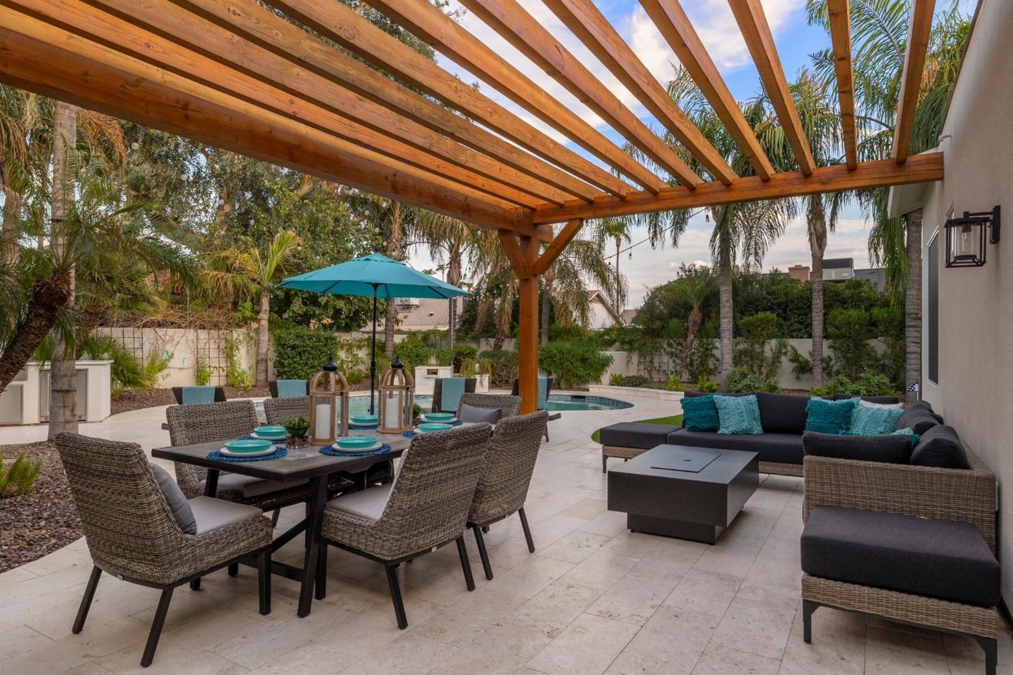 Outdoor Misters W Pool, Bbq & Elegant Renovation Casa de férias *