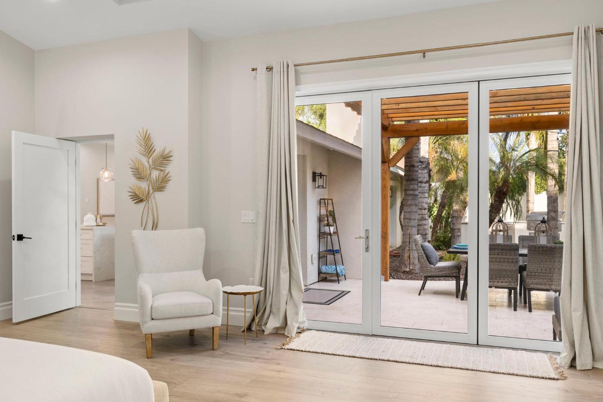 Outdoor Misters W Pool, Bbq & Elegant Renovation Phoenix
