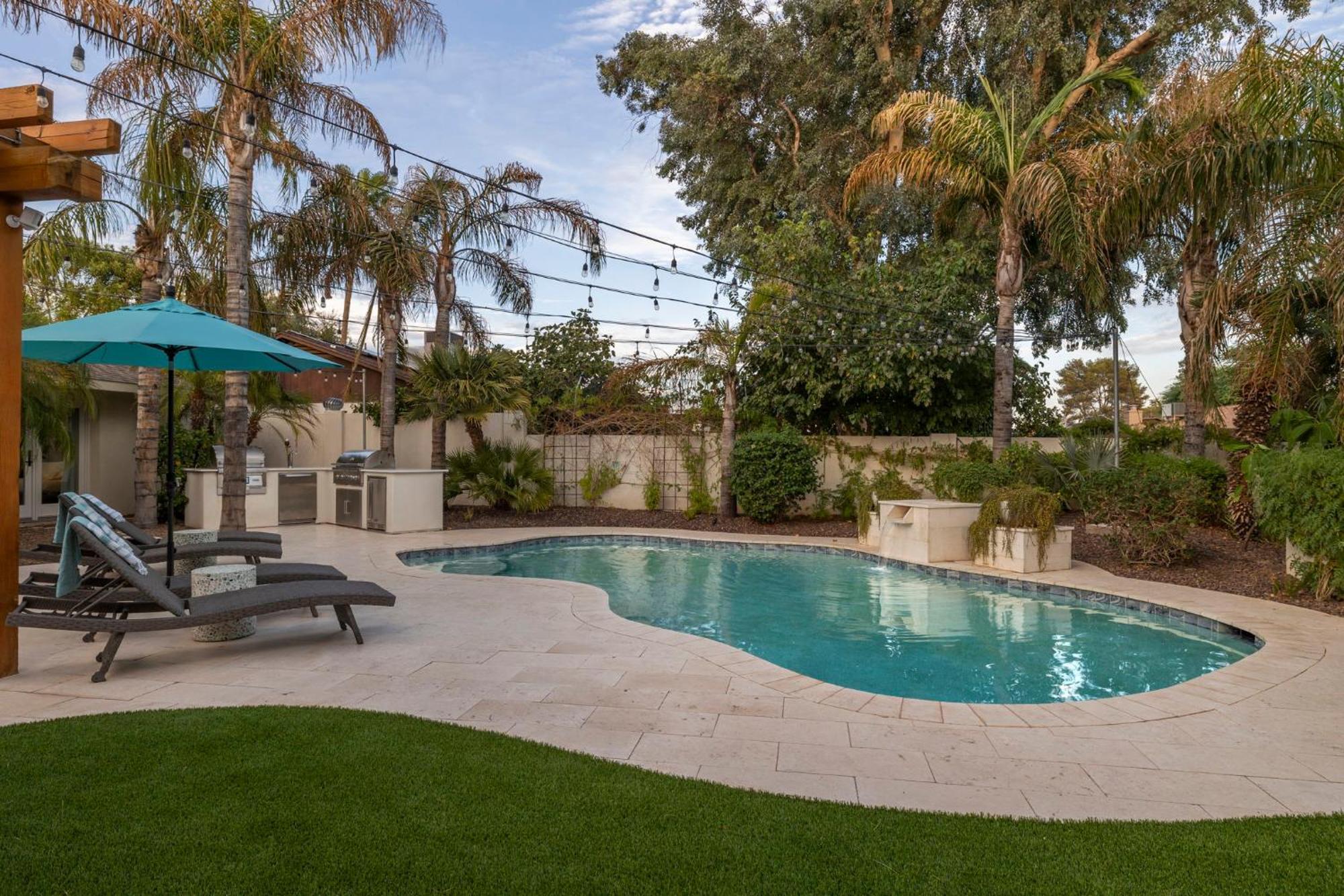 Outdoor Misters W Pool, Bbq & Elegant Renovation